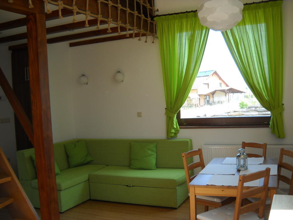 Bungalouri Horizont Odorheiu Secuiesc Oda fotoğraf